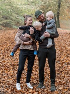 Sæsonen for leg i bunkevis af blade er over os. Der er så smukt netop nu. Her er det Theis & Oscar sammen med mor og far i Skibelund Krat. Bliver man ikke glad af at se på de billeder?

#fotograf #fotografering #børnefotograf #børnefotografering #familiefotograf #familiefotografering #fotografsønderjylland #fotografjylland #fotografsyddanmark