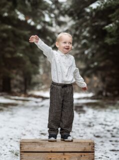 Det er aldrig kedeligt med de her to krudtuger. Familien har en tradition med at blive fotograferet hvert år til både Emil og Annas fødselsdag. Her er det Emil sidste år, hvor vi var så heldige med et smukt snelandskab. Anna fik selvfølgelig også lov til at være med.

#fotograf #fotografering #børnefotograf #børnefotografering #familiefotograf #familiefotografering #fotografsønderjylland #fotografjylland #fotografsyddanmark