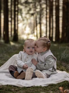 Sådan en nuser lille fætter/kusine bande 😍 Og det var faktisk langt mindre kaotisk end man måske lige skulle tro med sådan en flok hvor den ældste er 2,5 år.

#fotograf #fotografering #børnefotograf #børnefotografering #familiefotograf #familiefotografering #fotografsønderjylland #fotografjylland #fotografsyddanmark
